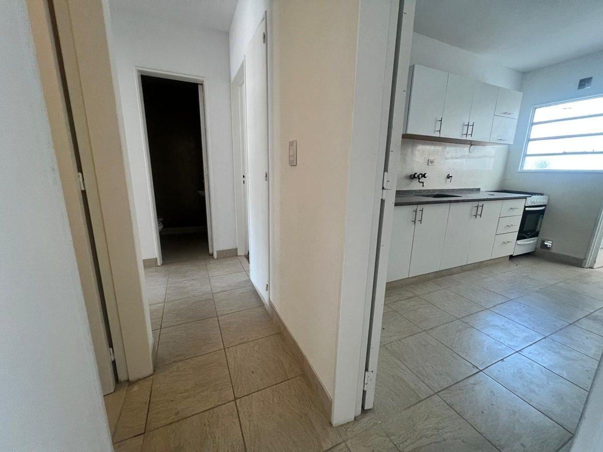 Foto de EN VENTA DEPARTAMENTO TRES DORMITORIOS ZONA CENTRO, imagen 2