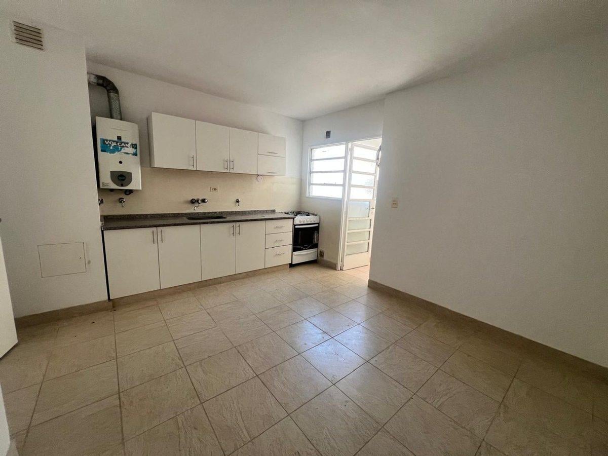 Foto de EN VENTA DEPARTAMENTO TRES DORMITORIOS ZONA CENTRO, imagen 3