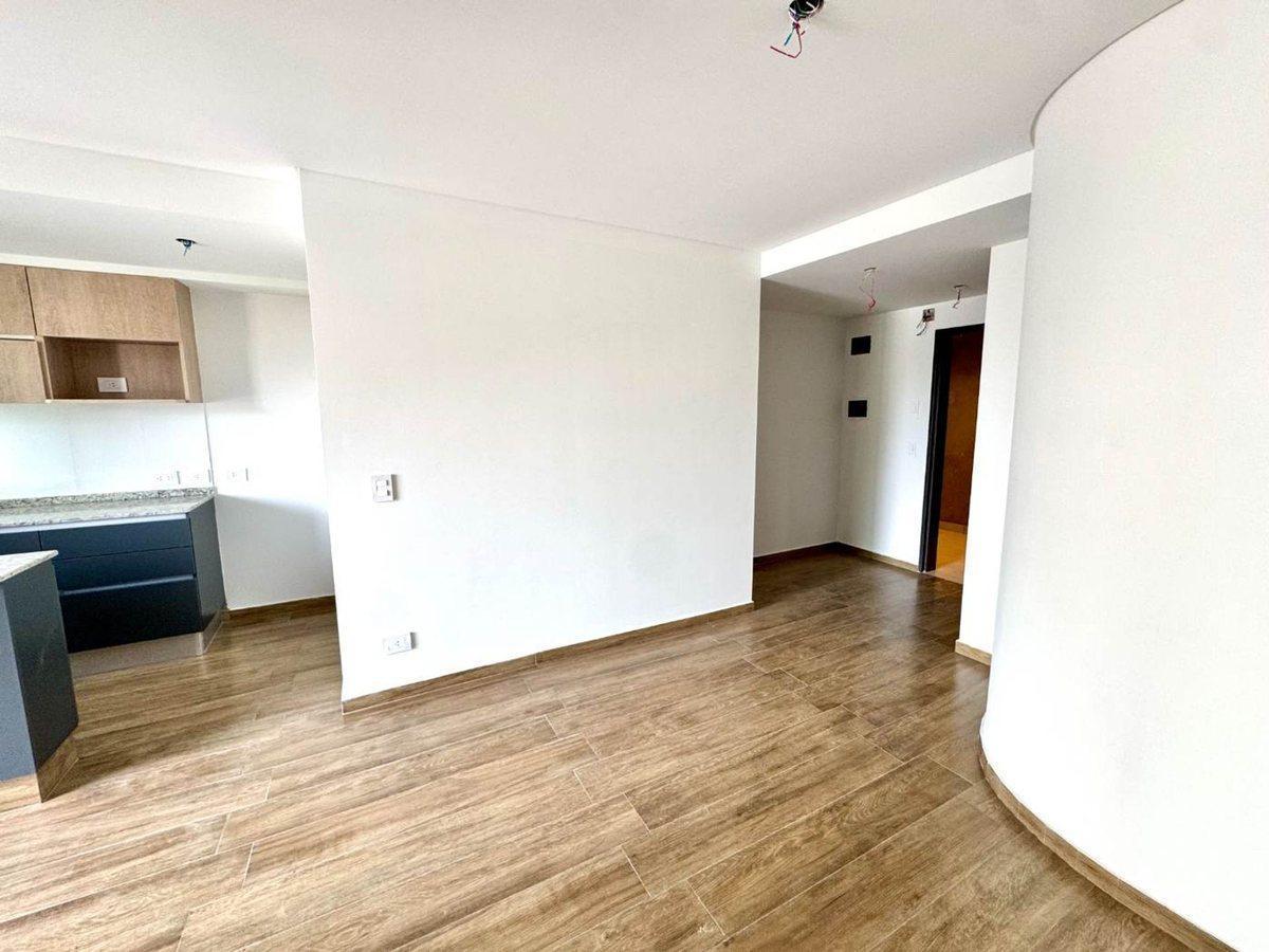 Foto de DEPTO DE 1 DORMITORIO EN VENTA ABASTO CONTRAFRENTE, imagen 4