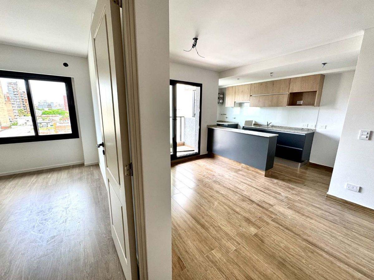 Foto de DEPTO DE 1 DORMITORIO EN VENTA ABASTO CONTRAFRENTE, imagen 1