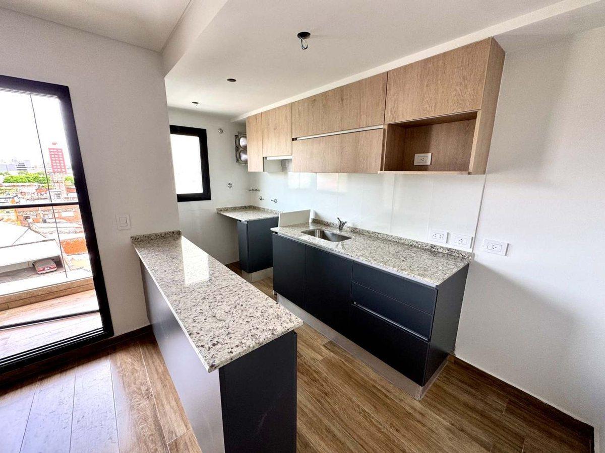 Foto de DEPTO DE 1 DORMITORIO EN VENTA ABASTO CONTRAFRENTE, imagen 3
