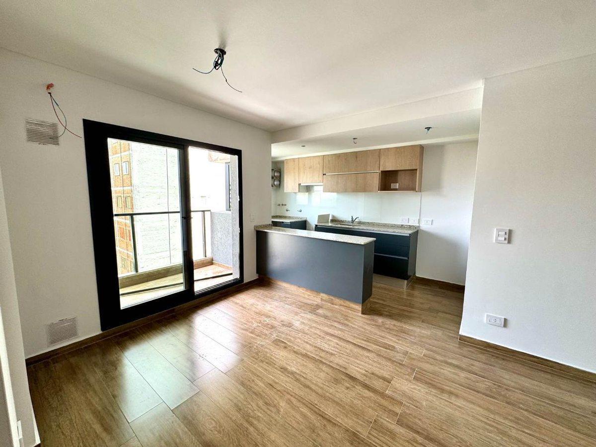 Foto de DEPTO DE 1 DORMITORIO EN VENTA ABASTO CONTRAFRENTE, imagen 5