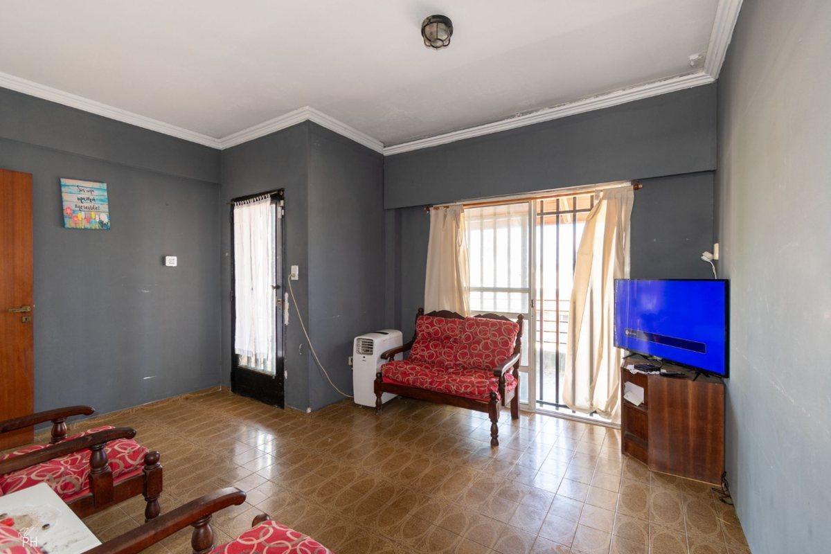 Foto de CASA DE TRES DORMITORIOS PLANTA ALTA - TIRO SUIZO, imagen 3