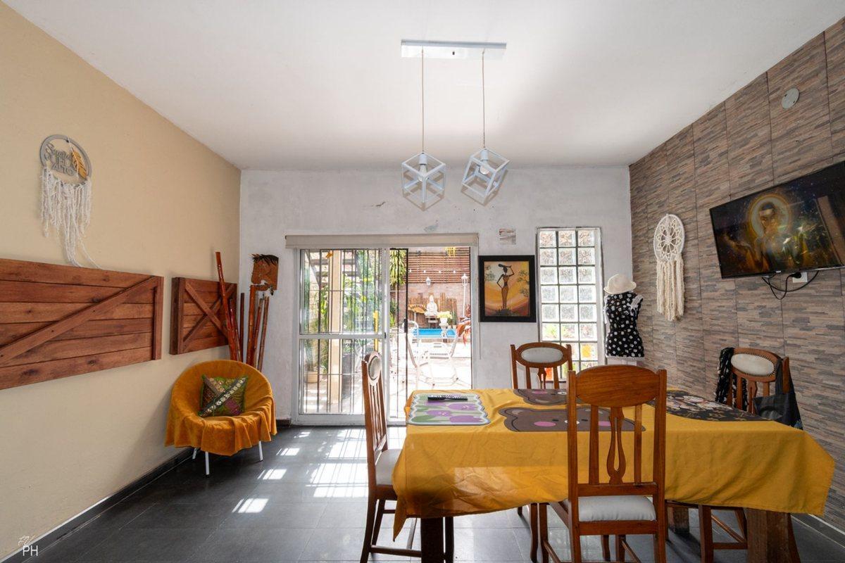 Foto de CASA EN VENTA DOS DORM QUINCHO EN B. TIRO SUIZO, imagen 1