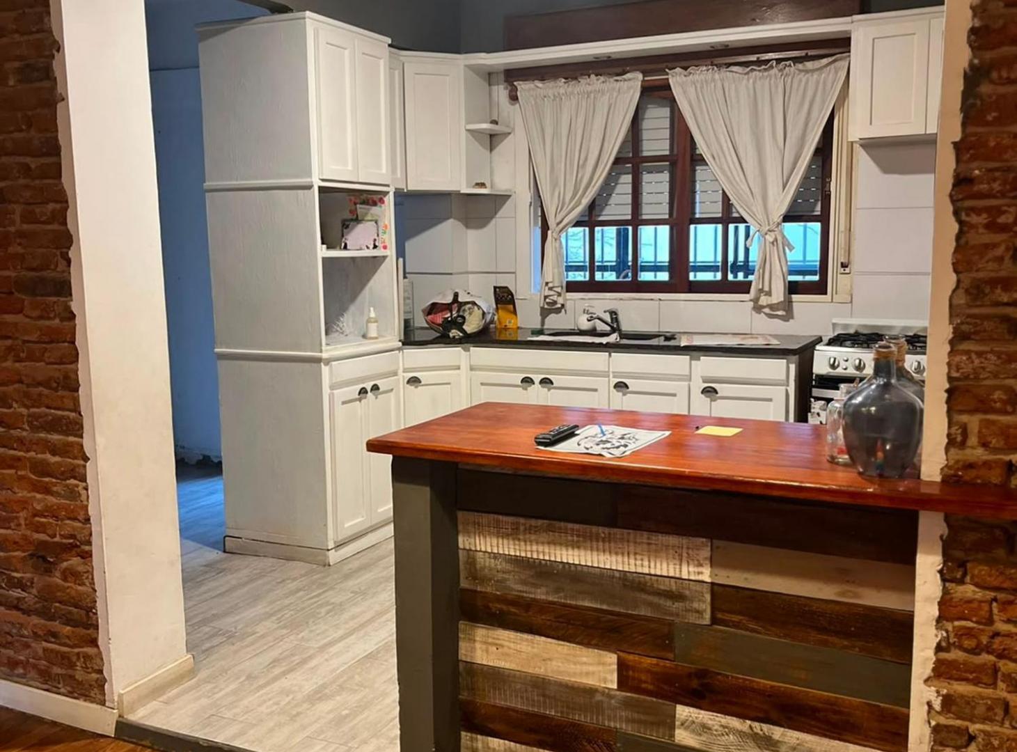 Foto de VENTA CASA 2 DORMITORIOS CON PATIO EN AZCUENAGA, imagen 2