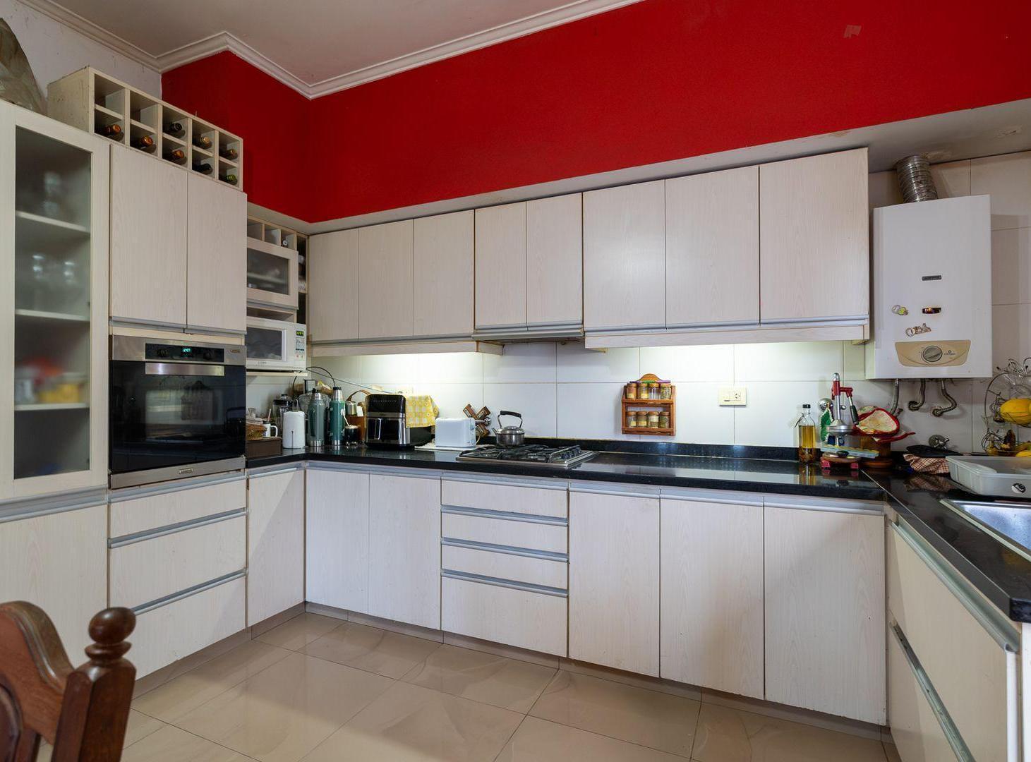 Foto de CASA EN VENTA CUATRO DORMIS CON PATIO Y COCHERA, imagen 1