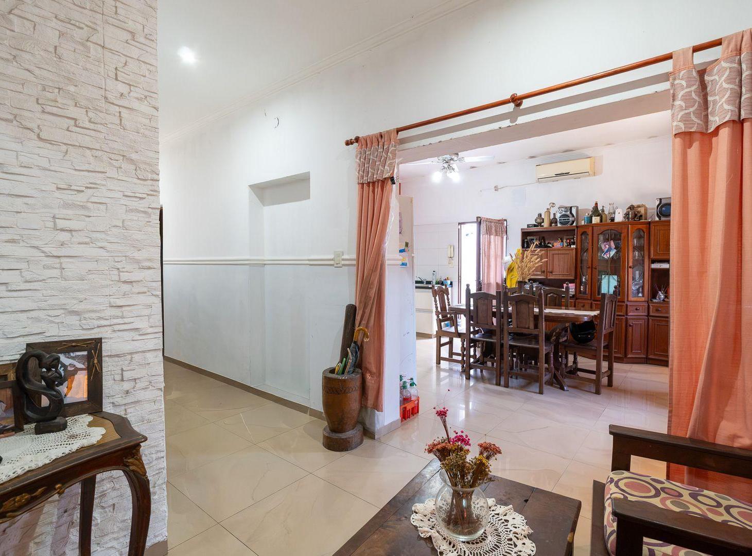 Foto de CASA EN VENTA CUATRO DORMIS CON PATIO Y COCHERA, imagen 5