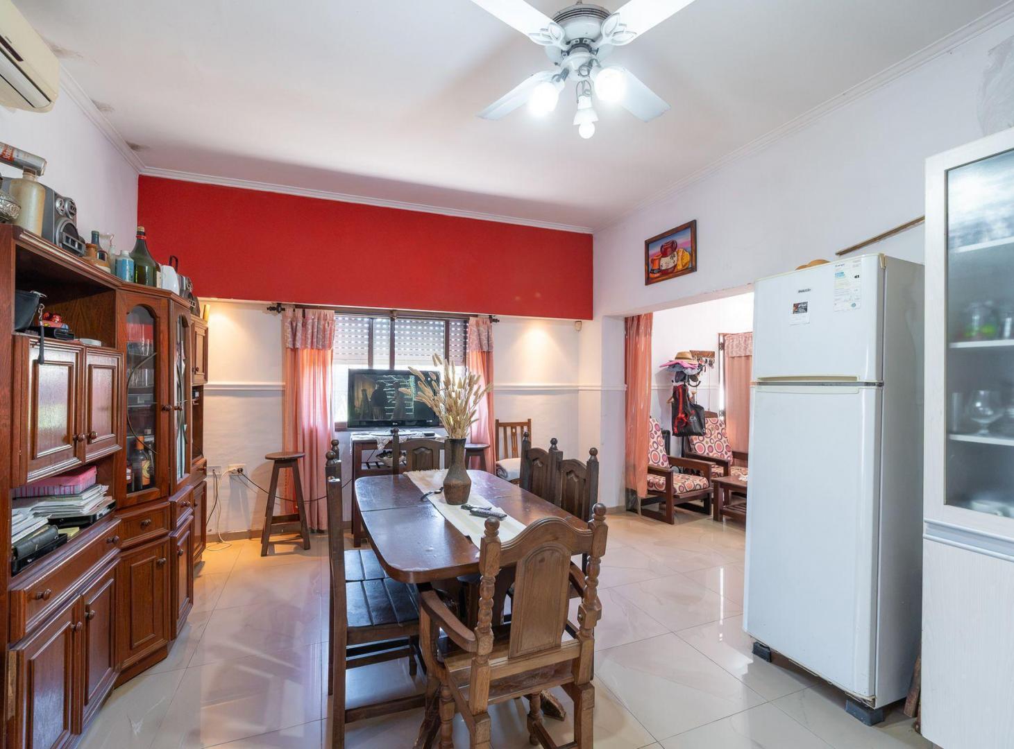 Foto de CASA EN VENTA CUATRO DORMIS CON PATIO Y COCHERA, imagen 3