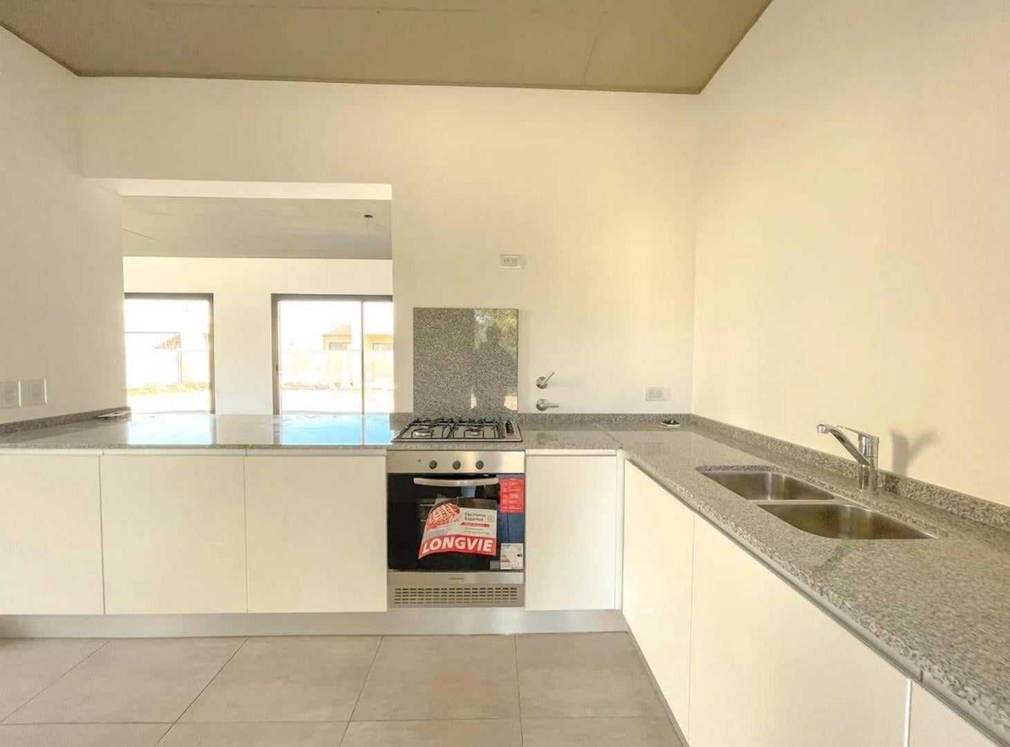 Foto de VENTA CASA DOS DORMITORIOS, DOS COCHERAS DON MATEO, imagen 4