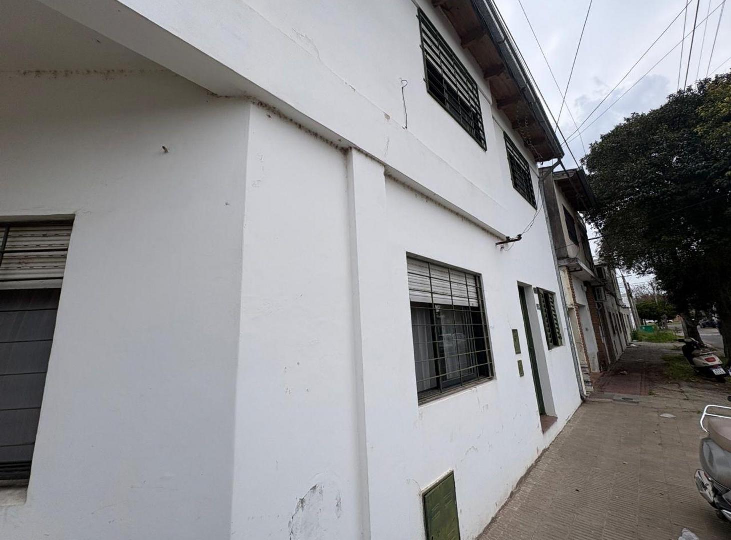 Foto de CASA EN VENTA EN ARROYITO, TRES DORMITORIOS, imagen 2