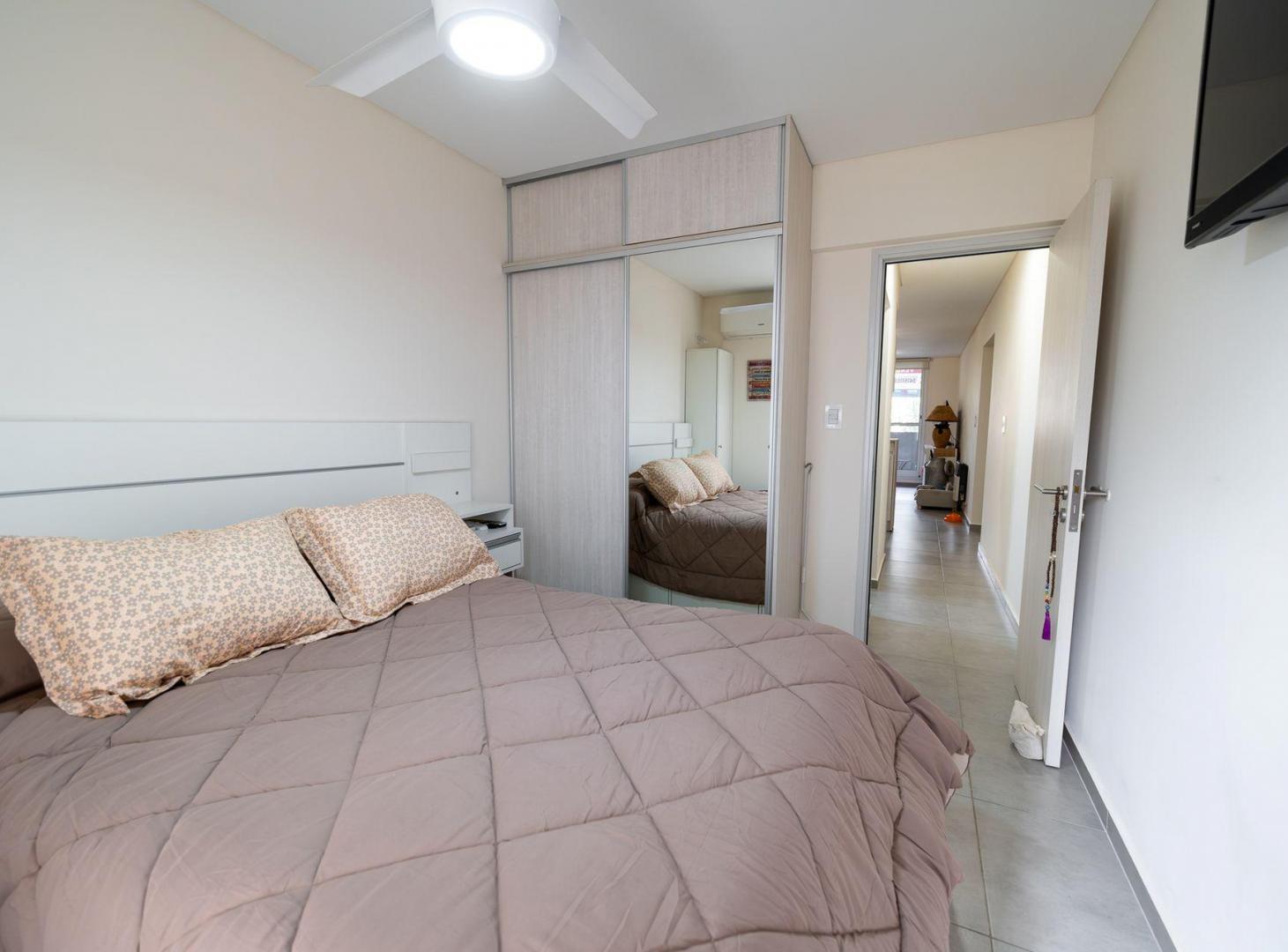 Foto de DEPARTAMENTO EN VENTA 1 DORMITORIO AMOBLADO CENTRO, imagen 3