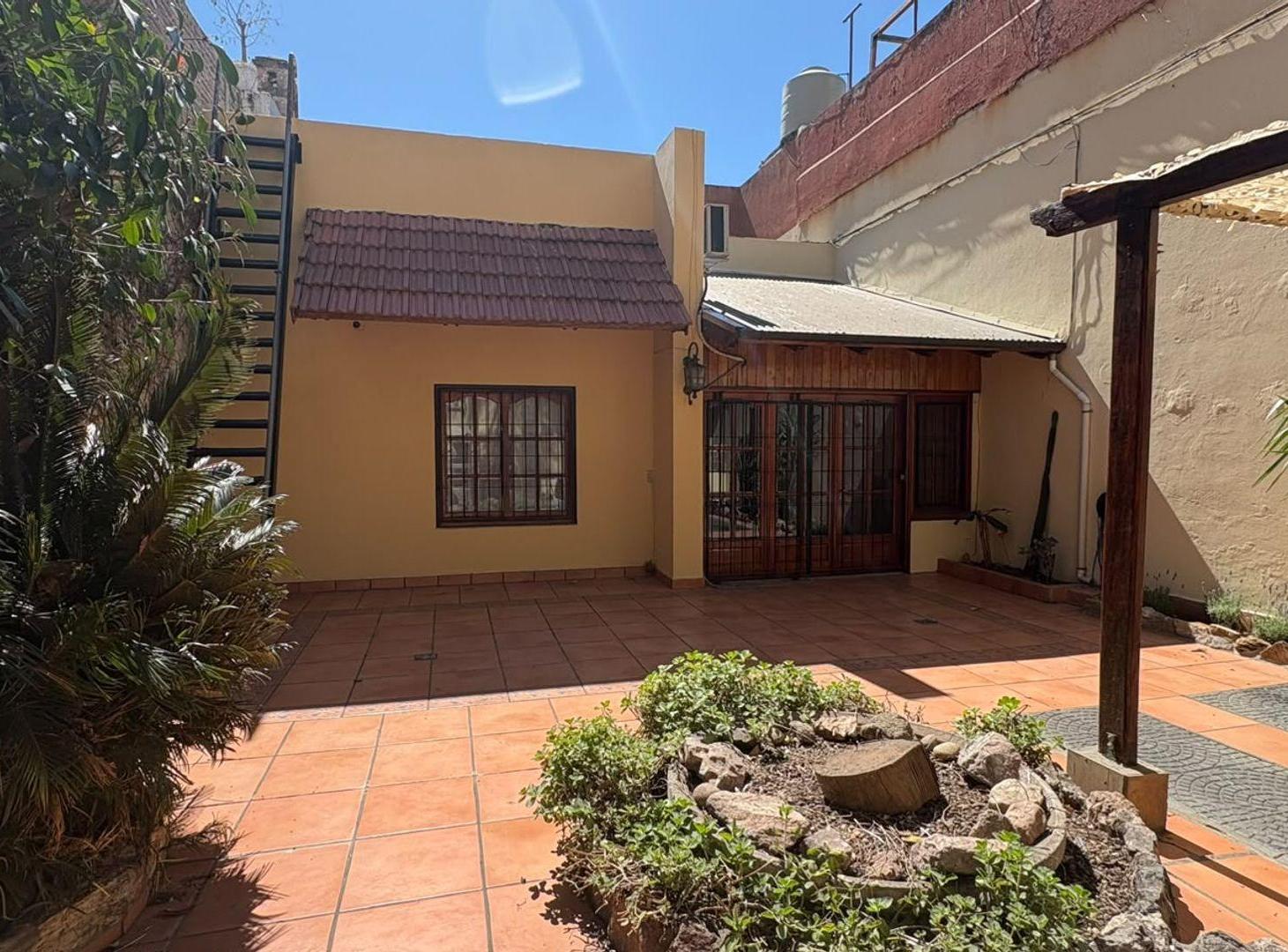 Foto de ALQUILER CASA DE DOS DORMITORIOS, JARDIN Y COCHERA, imagen 2