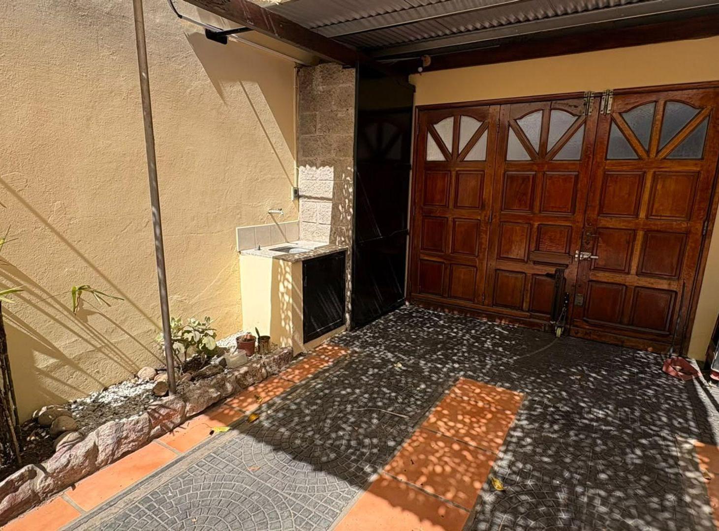 Foto de ALQUILER CASA DE DOS DORMITORIOS, JARDIN Y COCHERA, imagen 4