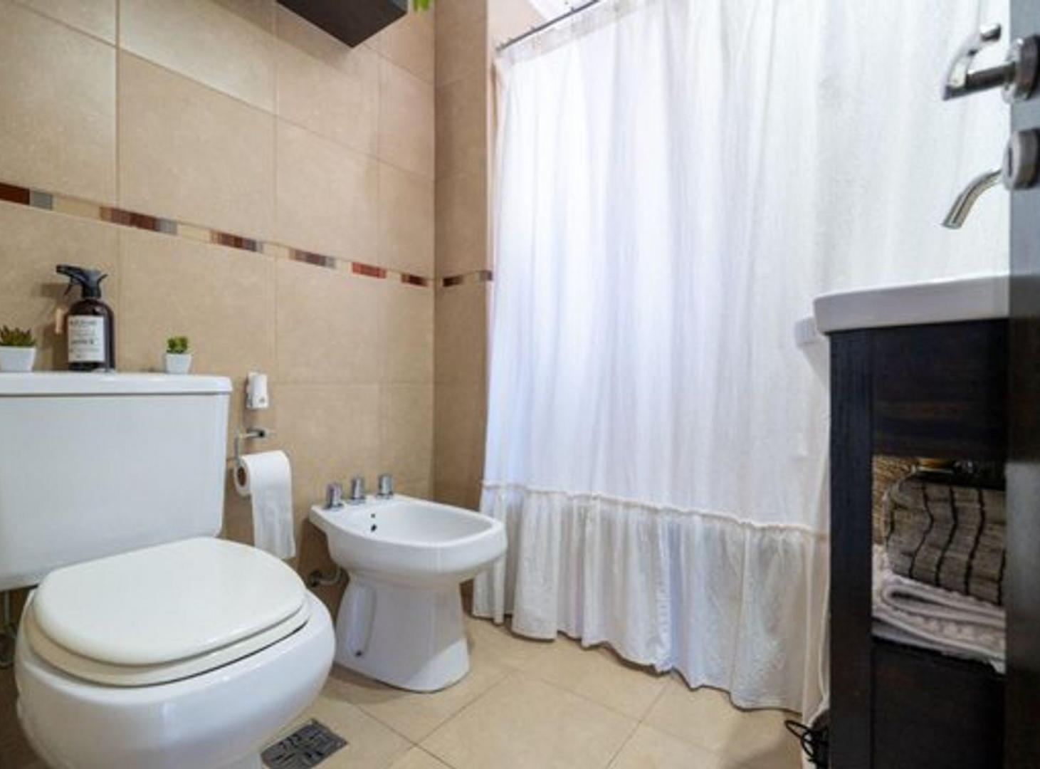 Foto de DEPARTAMENTO EN VENTA 1 DORMITORIO COCHERA ABASTO, imagen 5