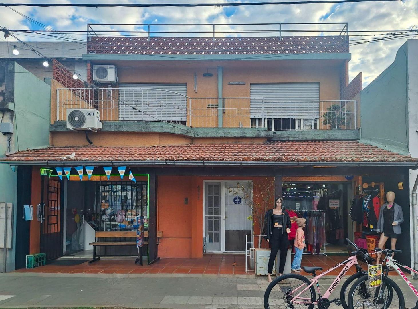 Foto de VENTA LOCAL Y CASA EN PLANTA ALTA EN BV RONDEAU, imagen 1