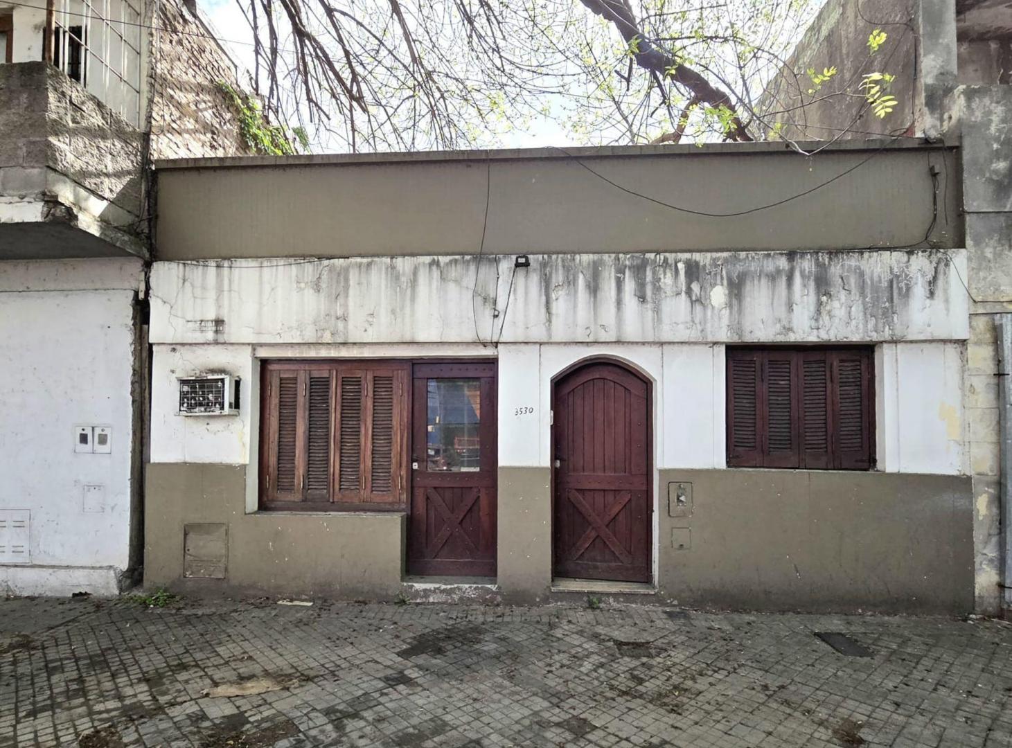 Foto de VENTA CASA A RECICLAR LUIS AGOTE, imagen 1