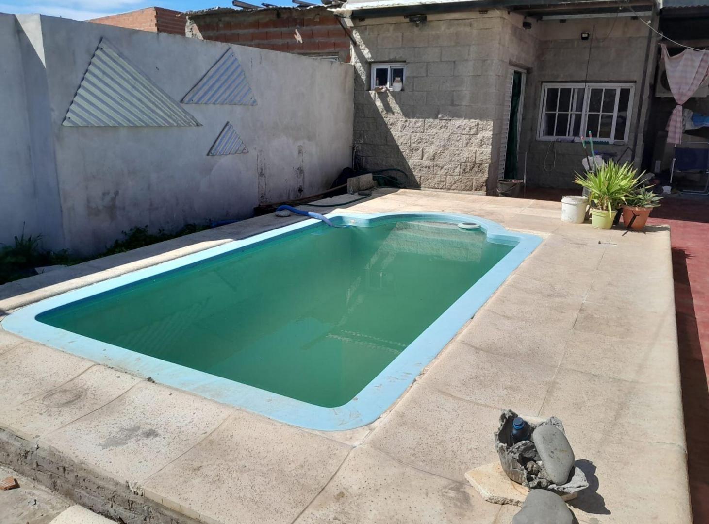 Foto de CASA EN VENTA 3 DORMITORIOS + PILETA ALVEAR, imagen 2