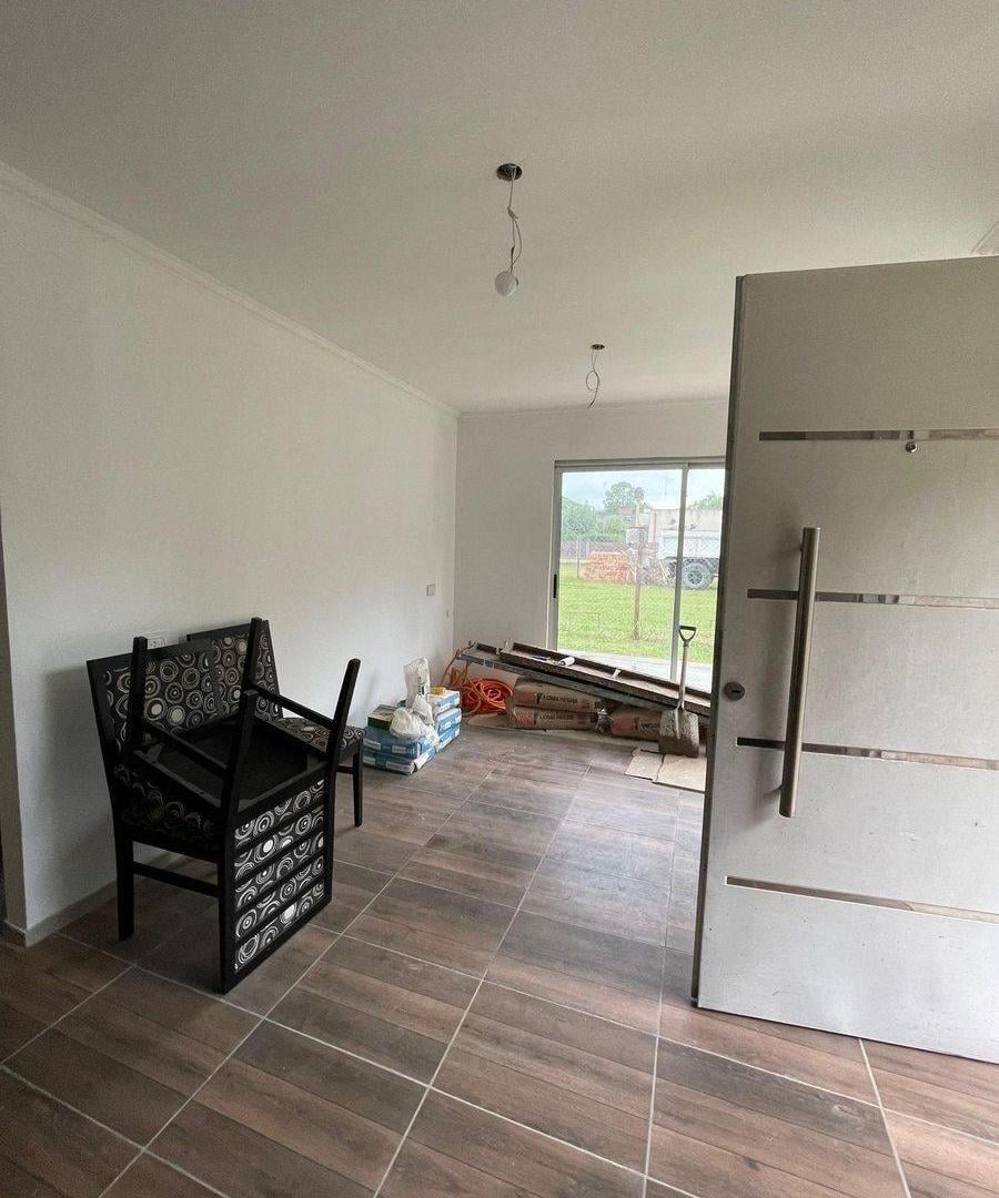 Foto de CASA EN VENTA 2 DORMITORIOS CON PILETA IBARLUCEA, imagen 3