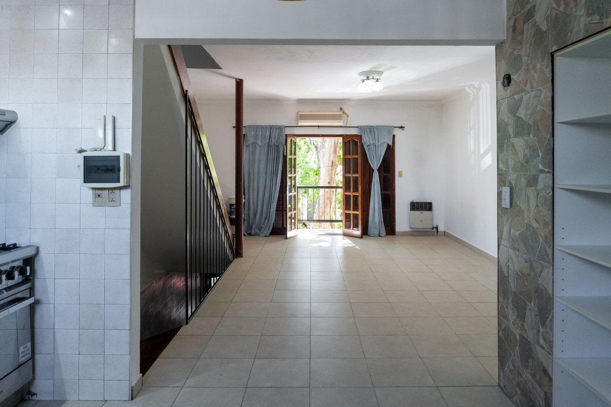 Foto de CASA EN VENTA 2 DORMITORIOS, COCHERA , PLANTA ALTA, imagen 1