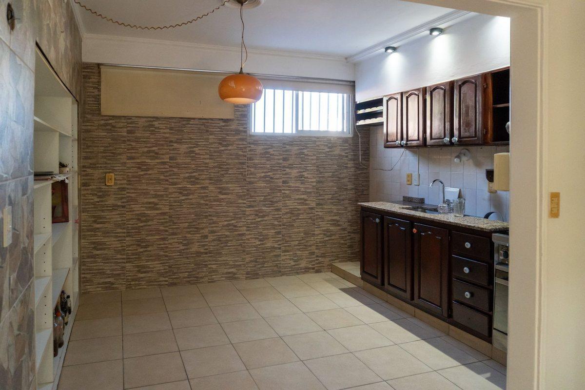 Foto de CASA EN VENTA 2 DORMITORIOS, COCHERA , PLANTA ALTA, imagen 4