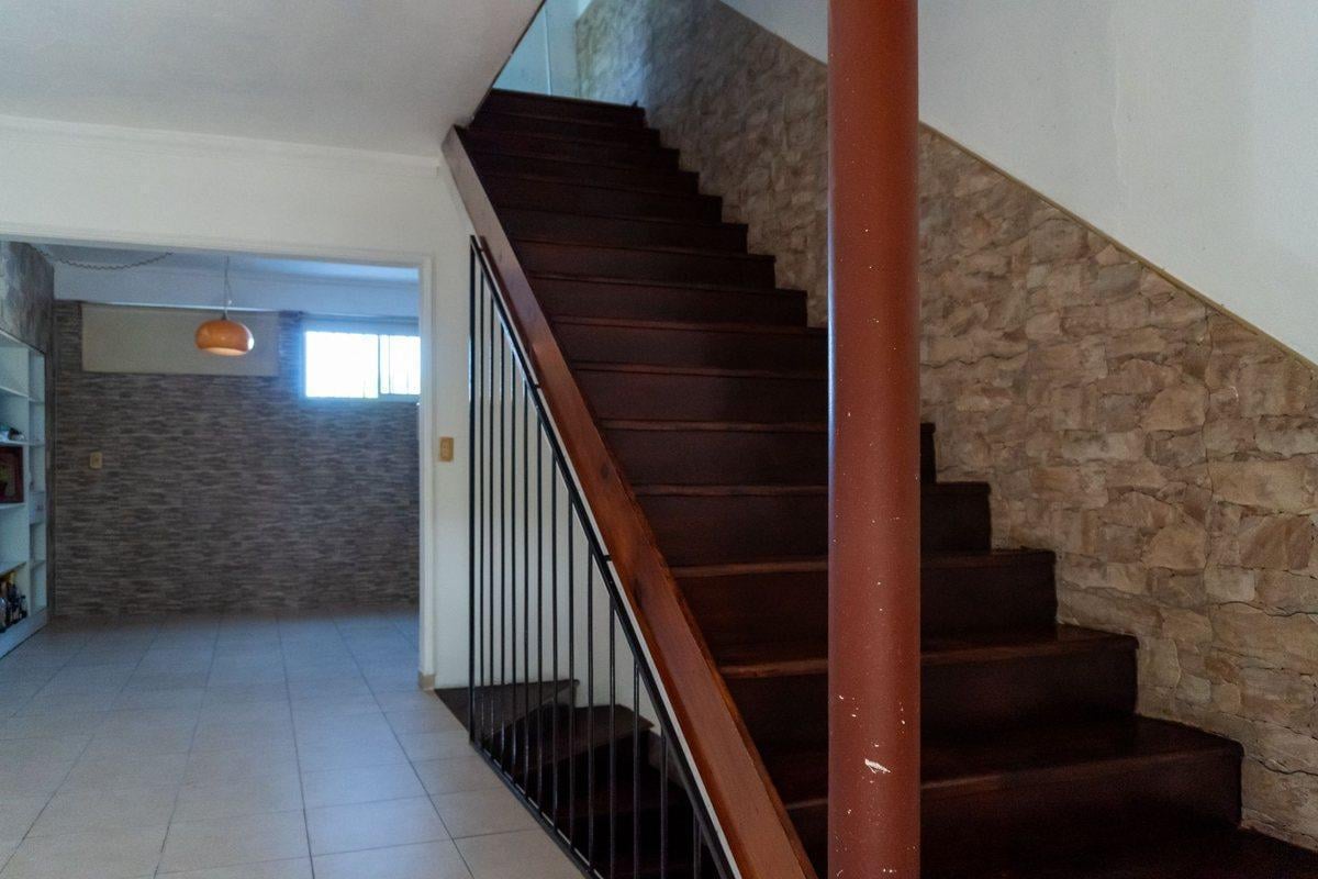 Foto de CASA EN VENTA 2 DORMITORIOS, COCHERA , PLANTA ALTA, imagen 3