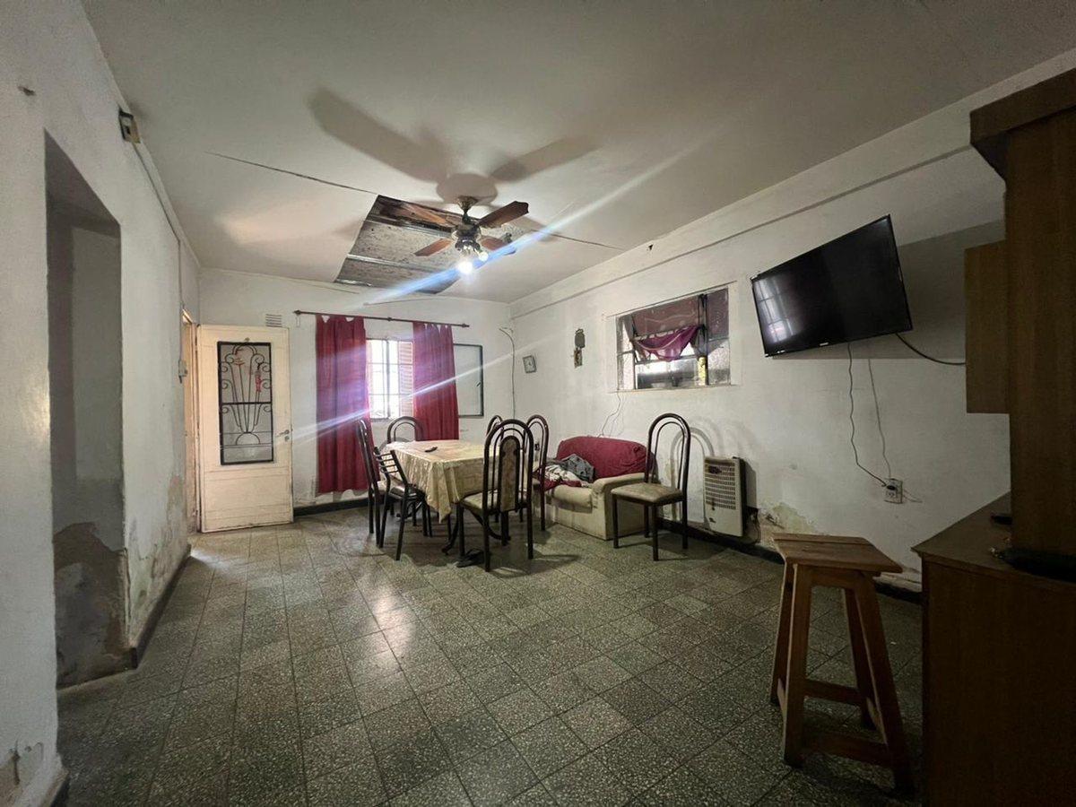 Foto de VENTA CASA DOS DORMITORIOS BARRIO TIRO SUIZO., imagen 2