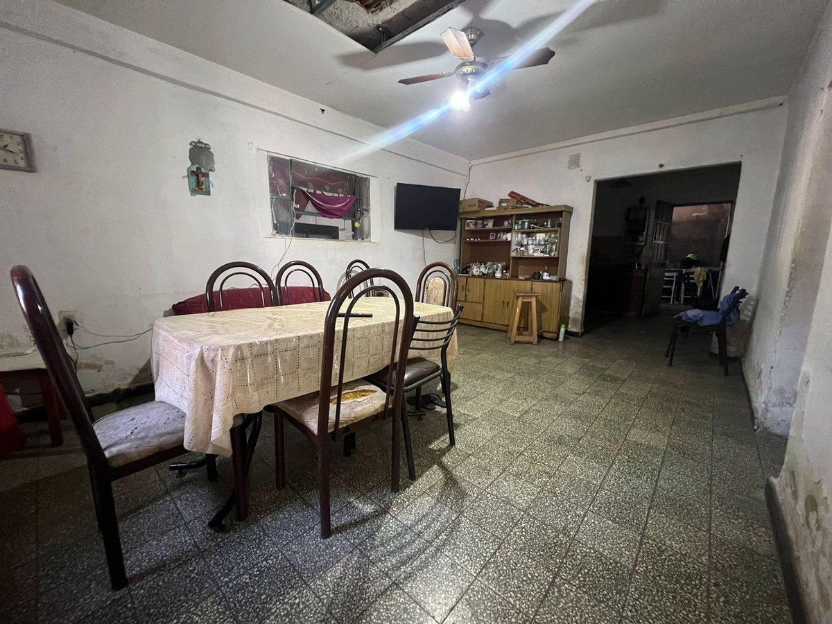 Foto de VENTA CASA DOS DORMITORIOS BARRIO TIRO SUIZO., imagen 4