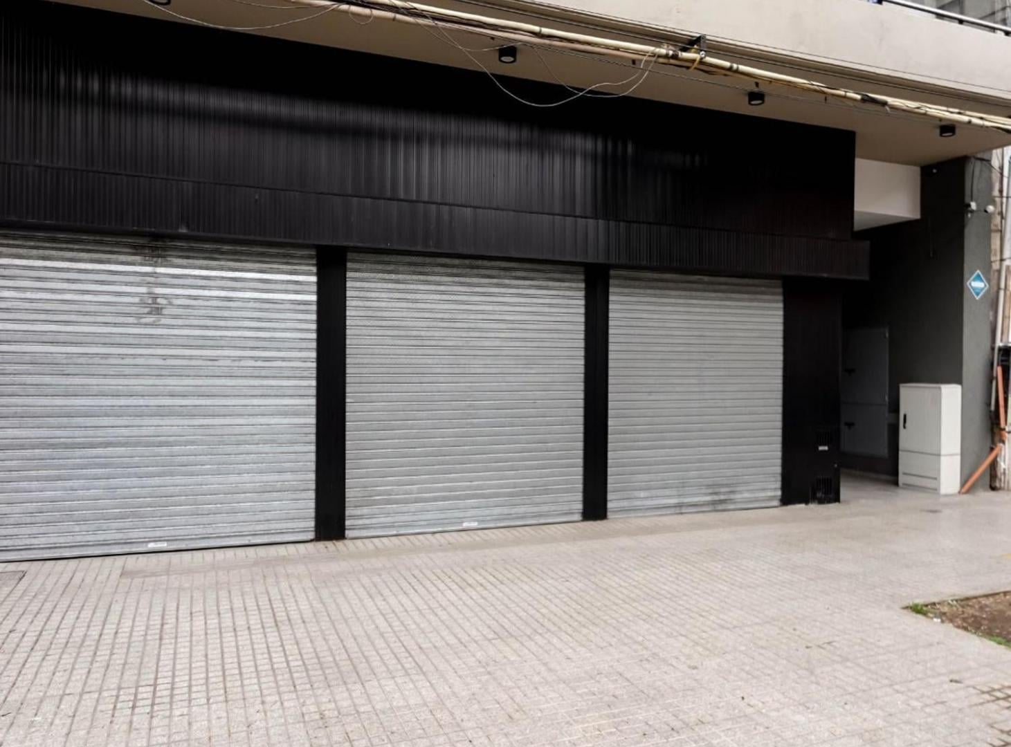 Foto de VENTA LOCAL COMERCIAL + 5 COCHERAS, imagen 1
