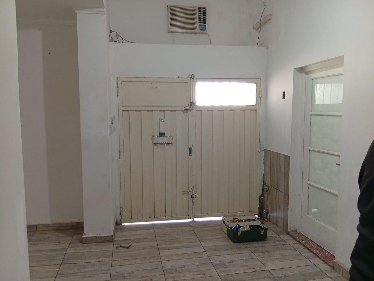 Foto de CASA EN VENTA 2 DORMITORIOS BARRIO BELGRANO, imagen 2