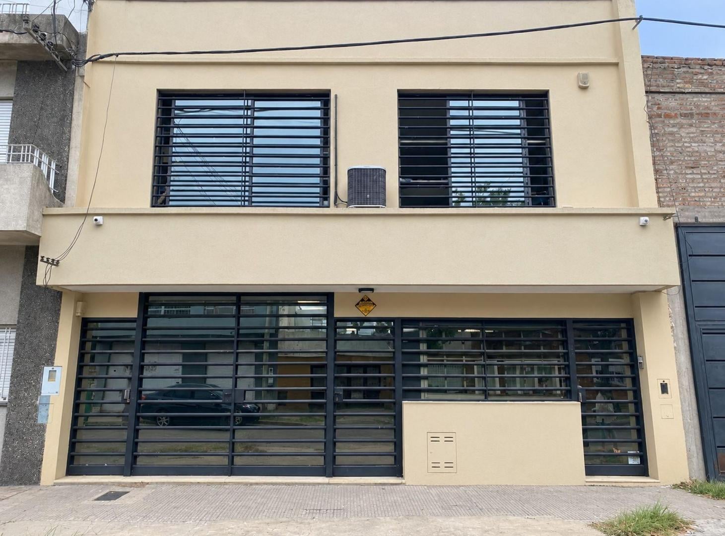 Foto de GALPÓN, DEPÓSITO y OFICINA EN VENTA B. INDUSTRIAL, imagen 1