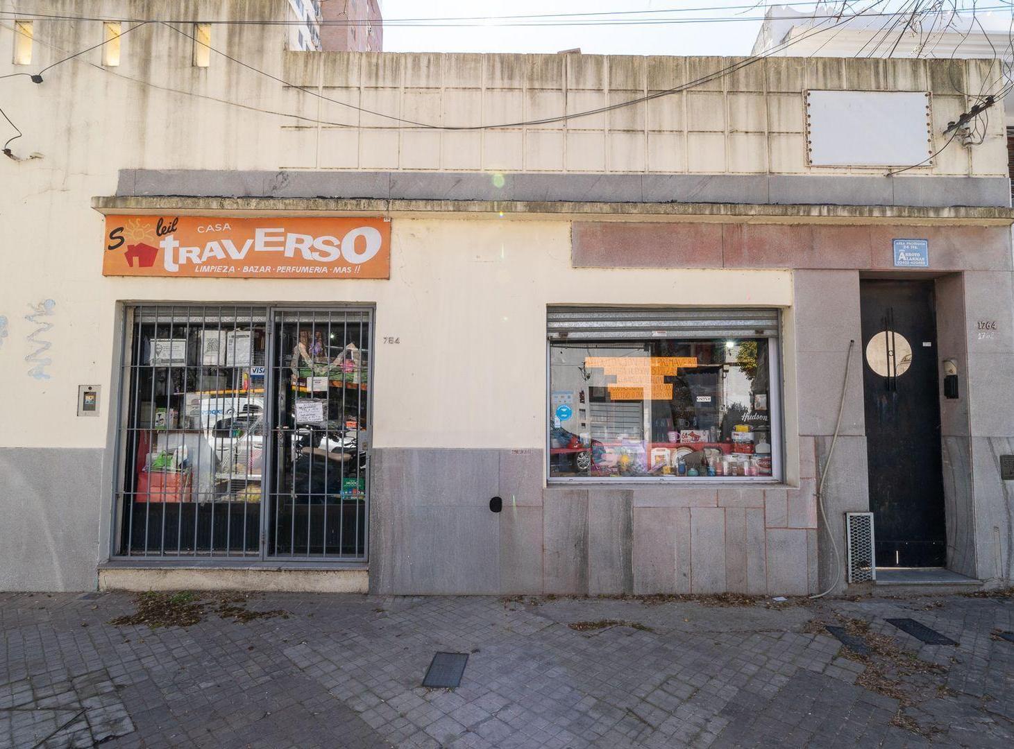 Foto de LOCAL EN VENTA EN ABASTO CON MONOAMBIENTE, imagen 2