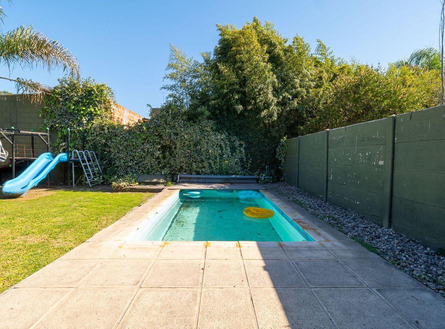 Foto de CASA TRES DORMITORIOS,COCHERA,PISCINA, imagen 1