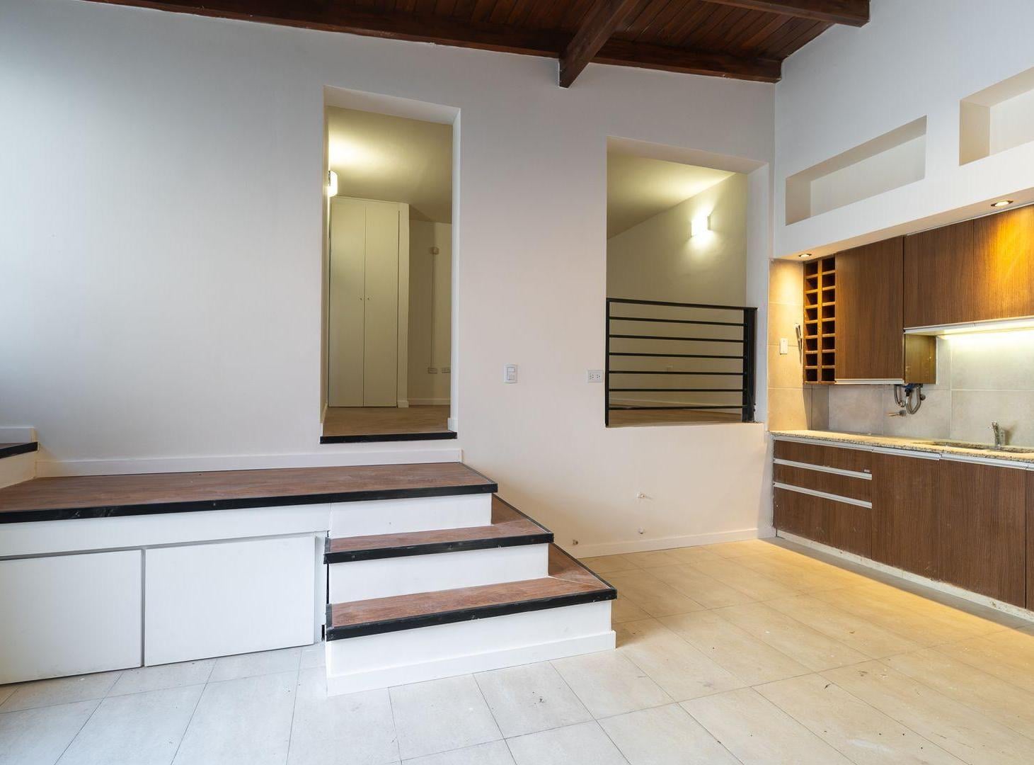 Foto de PH EN VENTA 1 DORMITORIO PLANTA ALTA PATIO CENTRO, imagen 1