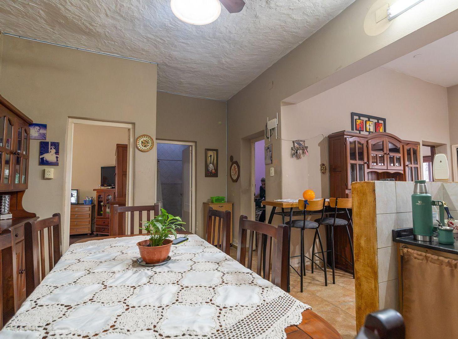 Foto de CASA EN VENTA 2 DORMITORIOS + GALPÓN AZCUENAGA, imagen 5