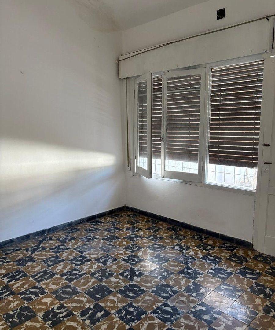 Foto de VENTA CASA EN GRANADERO BAIGORRIA CON JARDIN, imagen 5