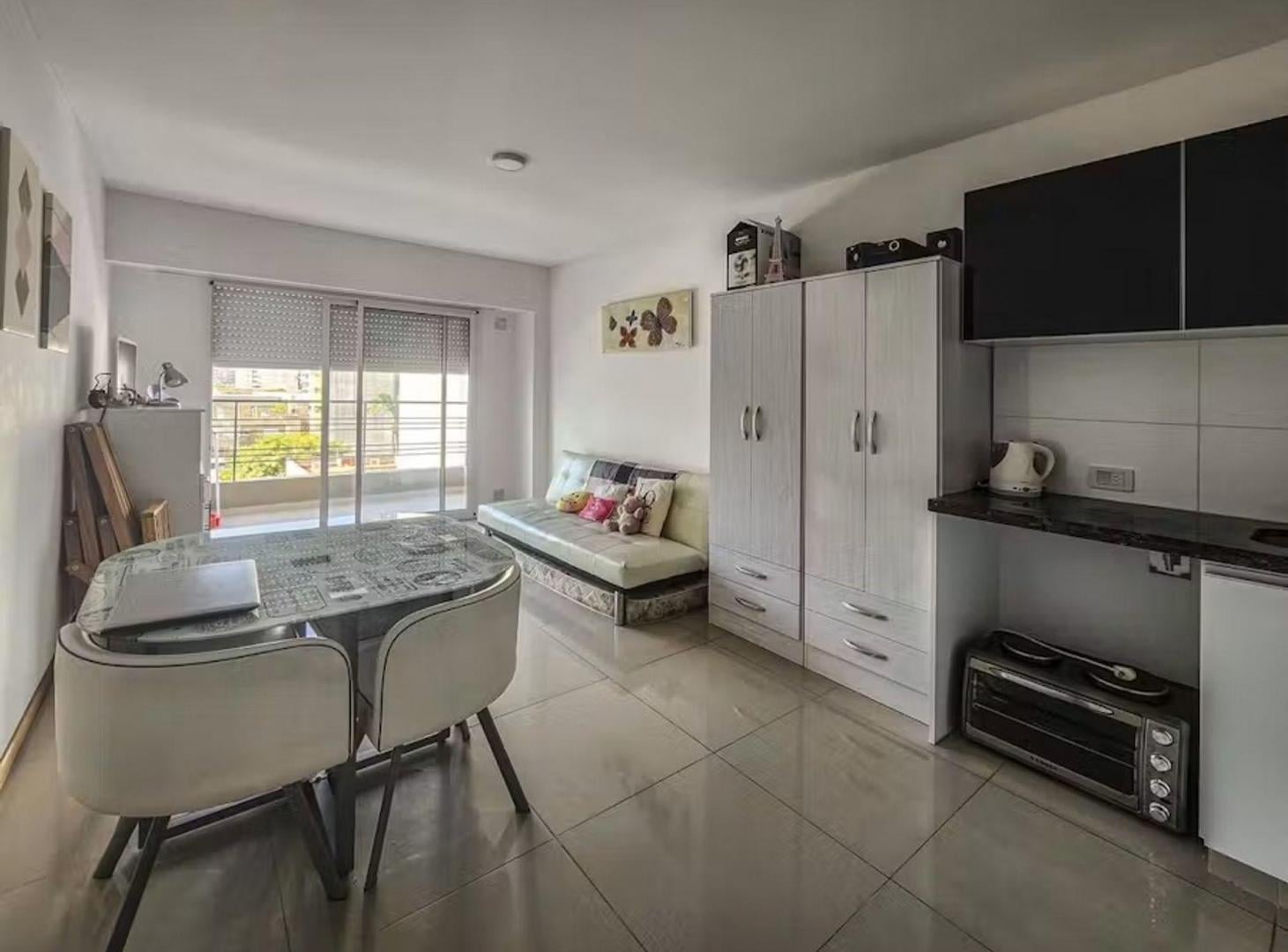Foto de VENTA MONO CON BALCON ZONA CENTRO, imagen 1