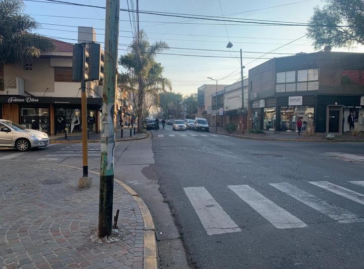 Foto de Importante local de 200m2 - Lanús Oeste, imagen 2