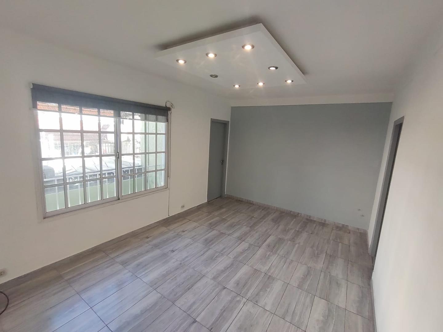 Foto de Departamento PH de 3 ambientes - Lanús Oeste., imagen 1
