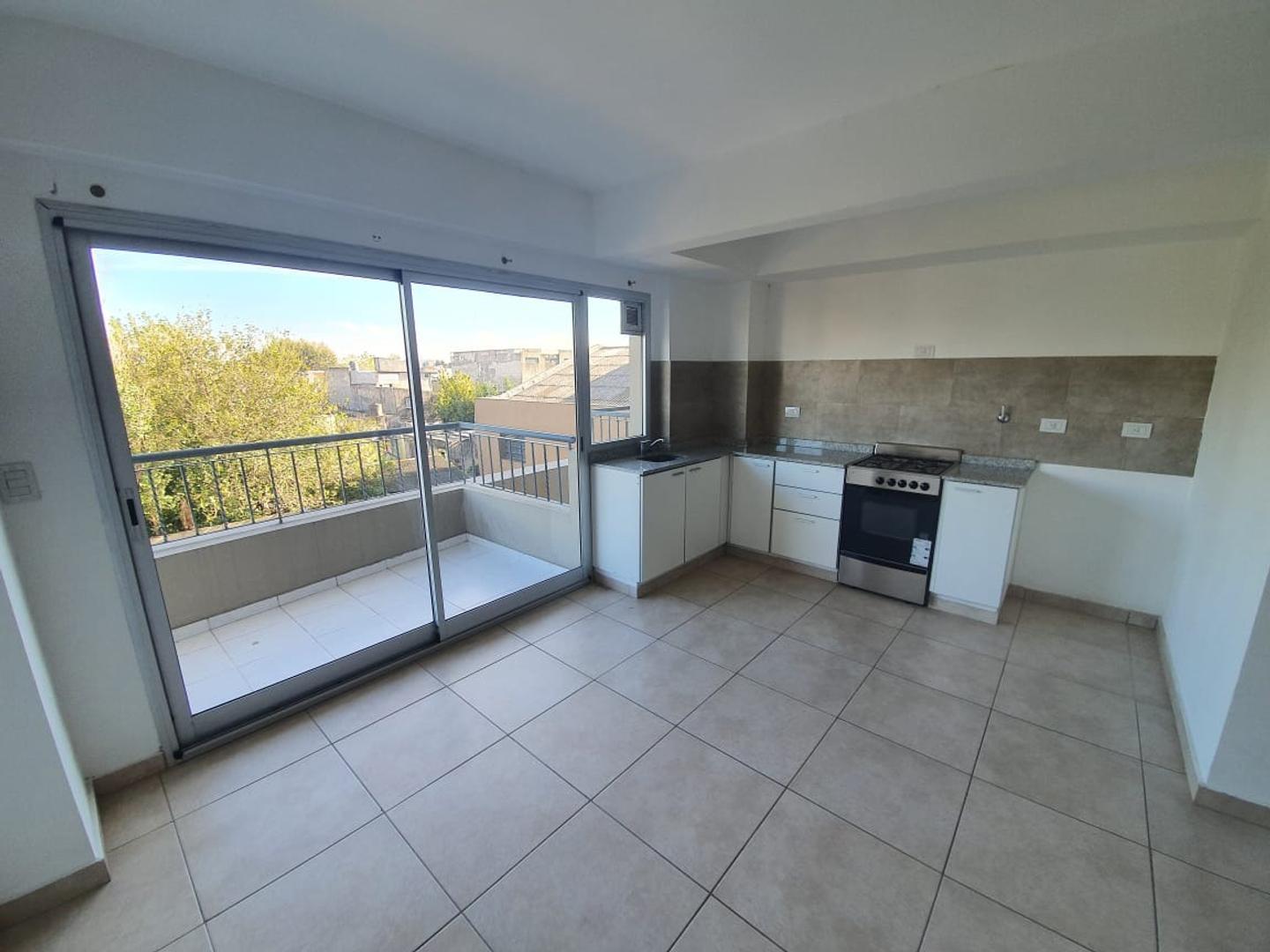 Foto de Departamento 2 Ambientes C/cochera - Valentín Alsina, imagen 3