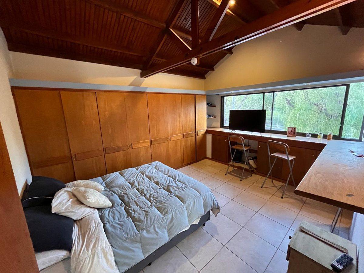 Casa en Dalvian con Departamento 4