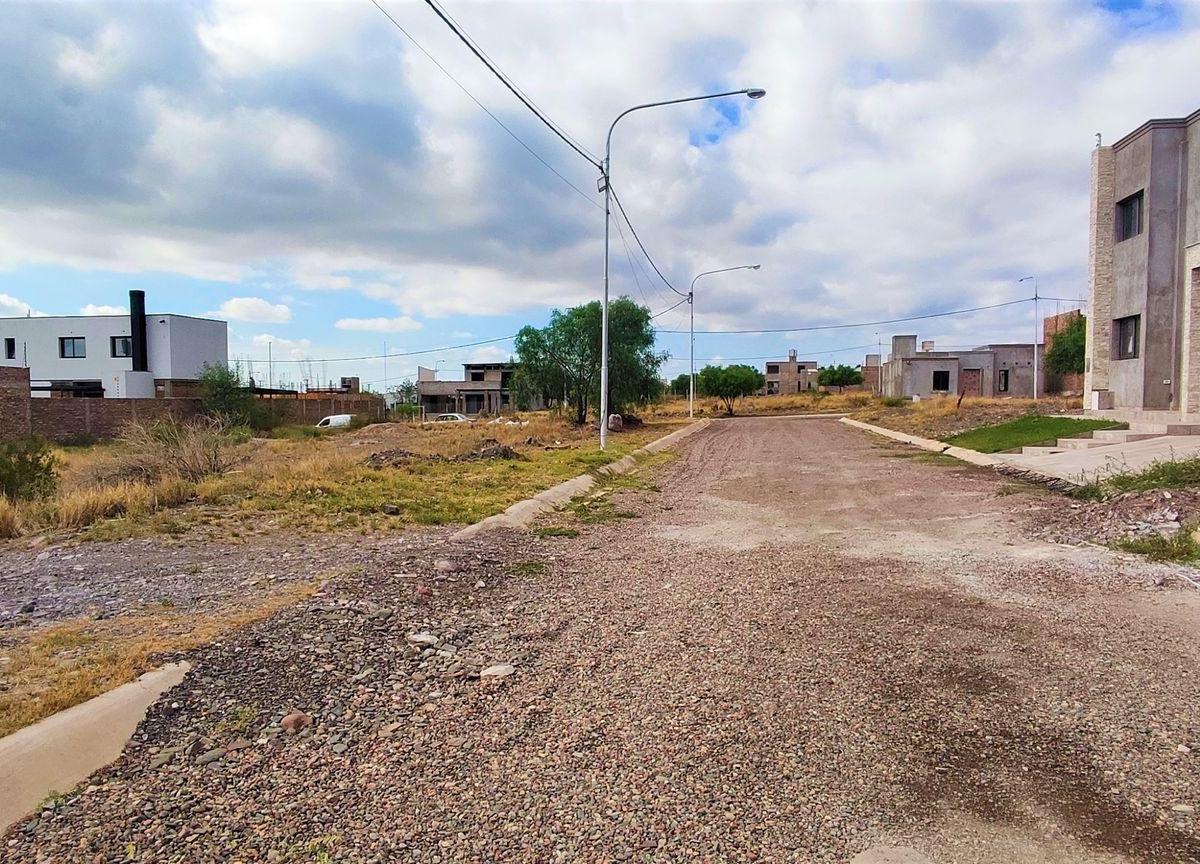 Terreno en B° Alta Mendoza II 4
