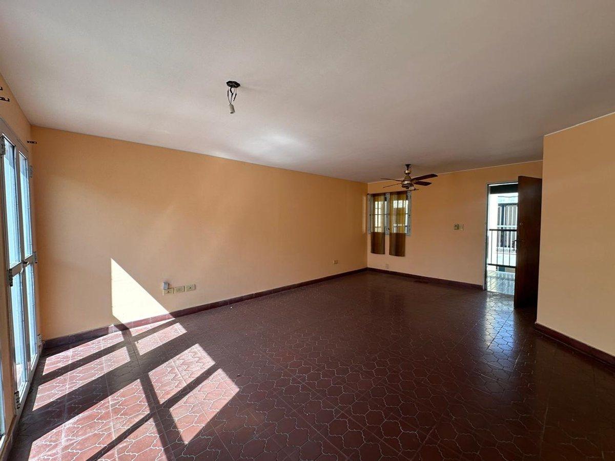 Dpto en Venta 4 Dorm., Las Heras 3