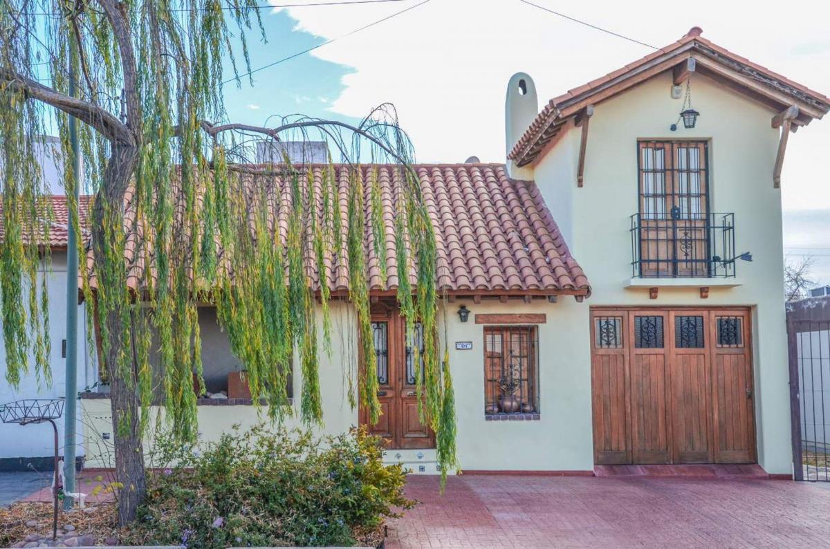 Vendemos Casa en Barrio Fusch 5
