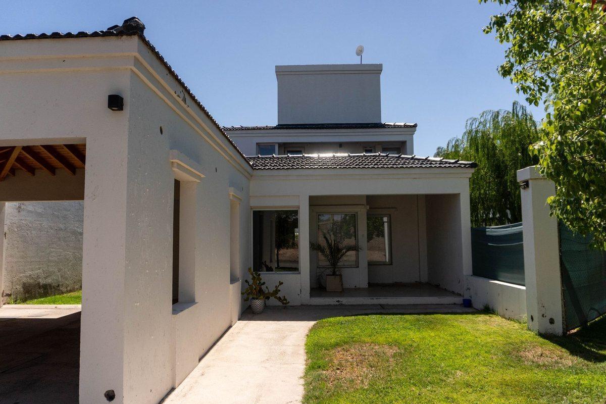 Casa en Venta B° Solares de Rodeo del Medio 2
