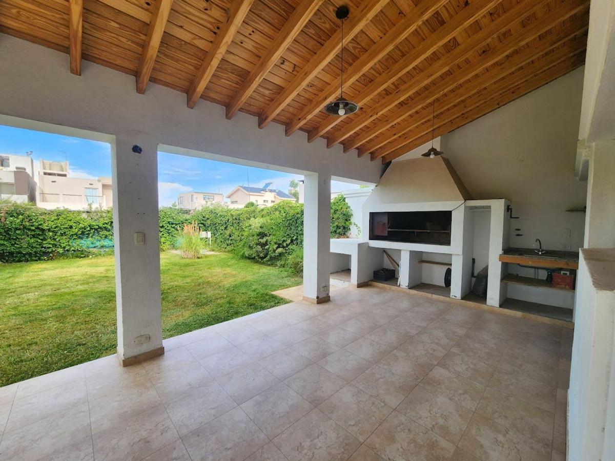 Casa en Venta B° Solares de Rodeo del Medio 5