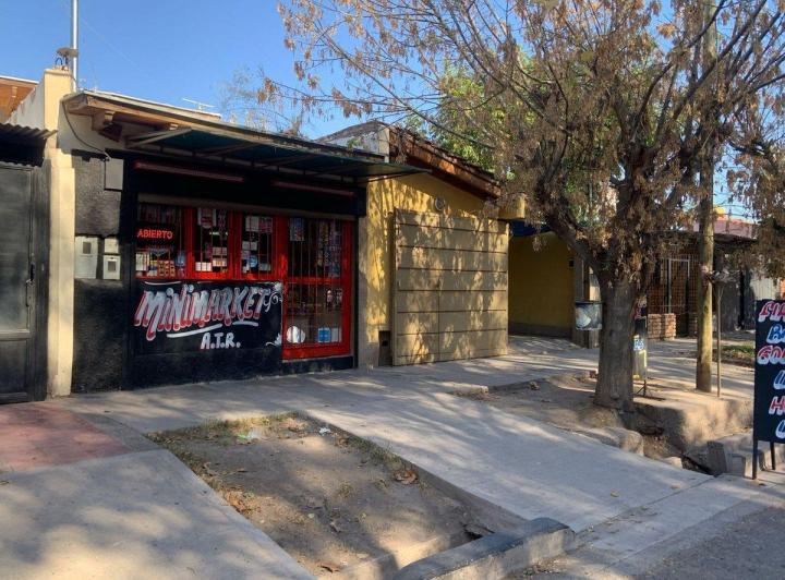 EN VENTA CASA + LOCAL COMERCIAL GUAYMALLEN 5