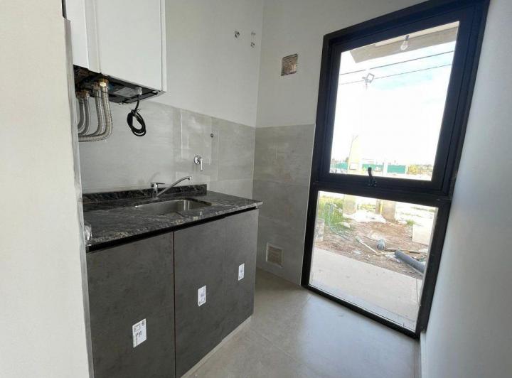 Casa estilo minimalista Bº La Quebrada Lujan 4