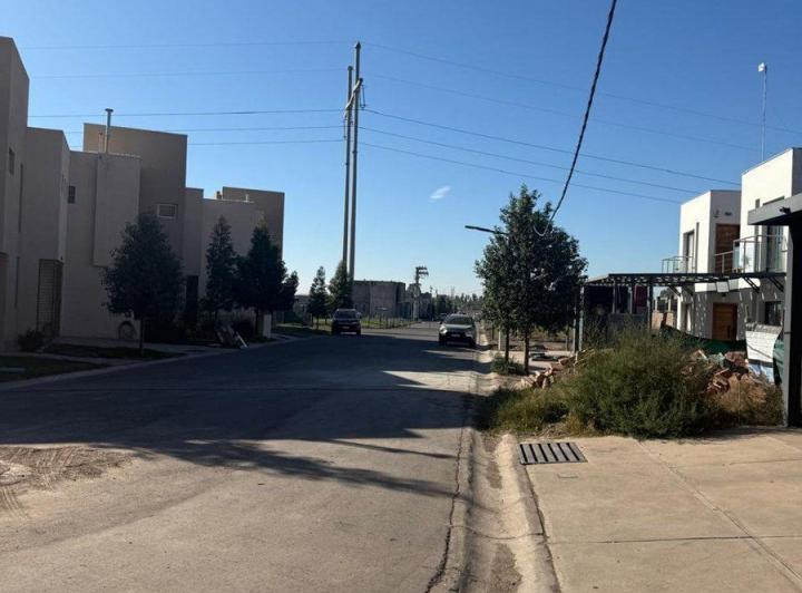 Venta de Dúplex en Barrio Privado Las Cortaderas 3 3