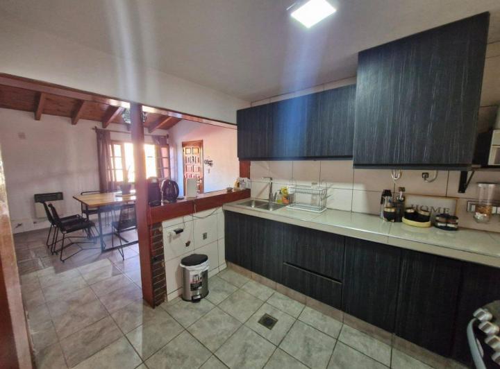 CASA EN VENTA B° SEMIPRIVADO AMANECER DE ORO 5