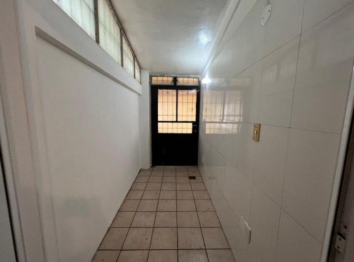 CASA ESQUINA EN BARRIO CEMENTISTA RESIDENCIAL 5